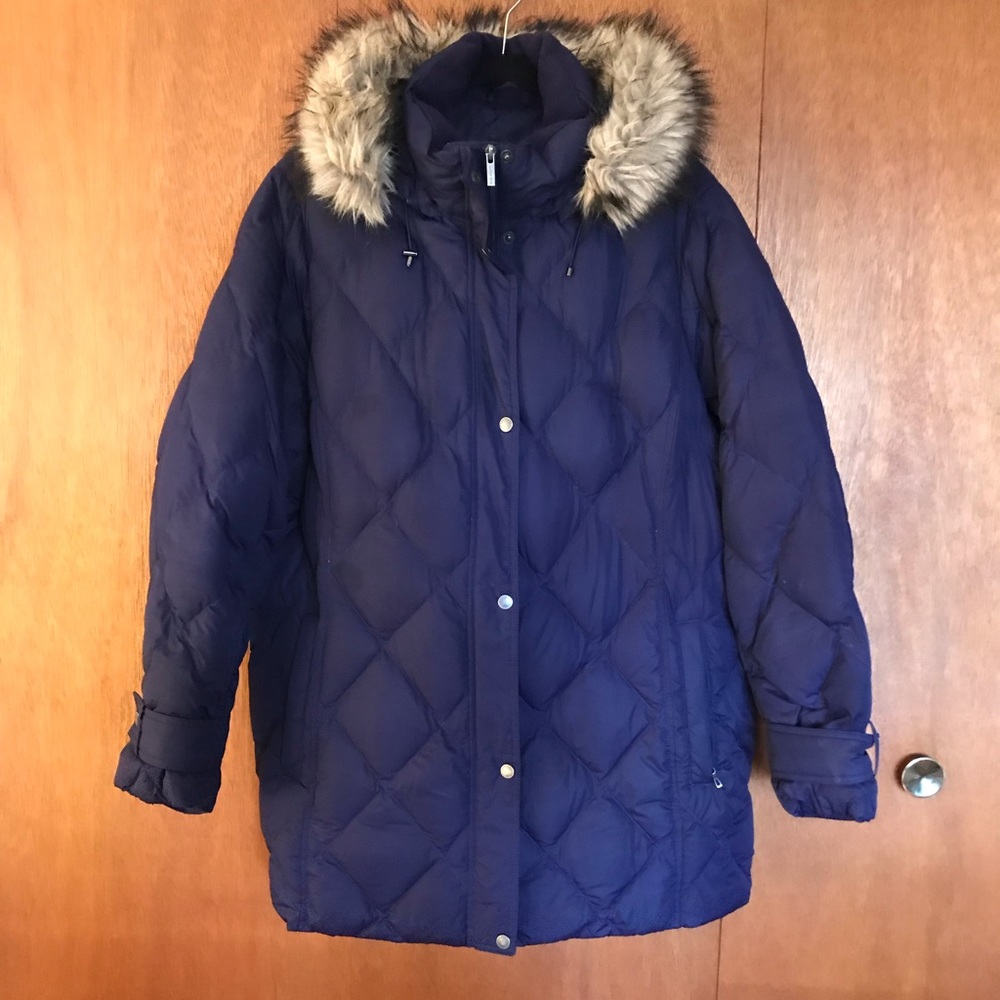 Like NEW! Lands’ End Puffer with fur trimmed hood